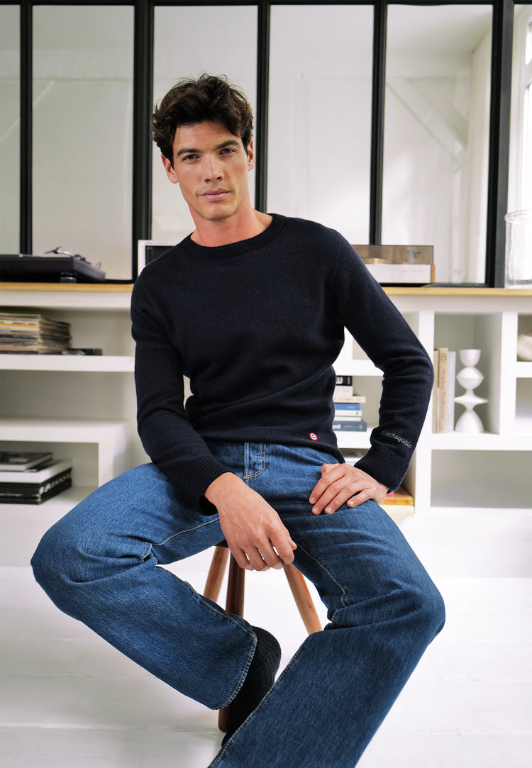 Pull homme bleu marine en maille - Jean Pull Marine Brodé L'Incroyable - Le Slip Français - 3